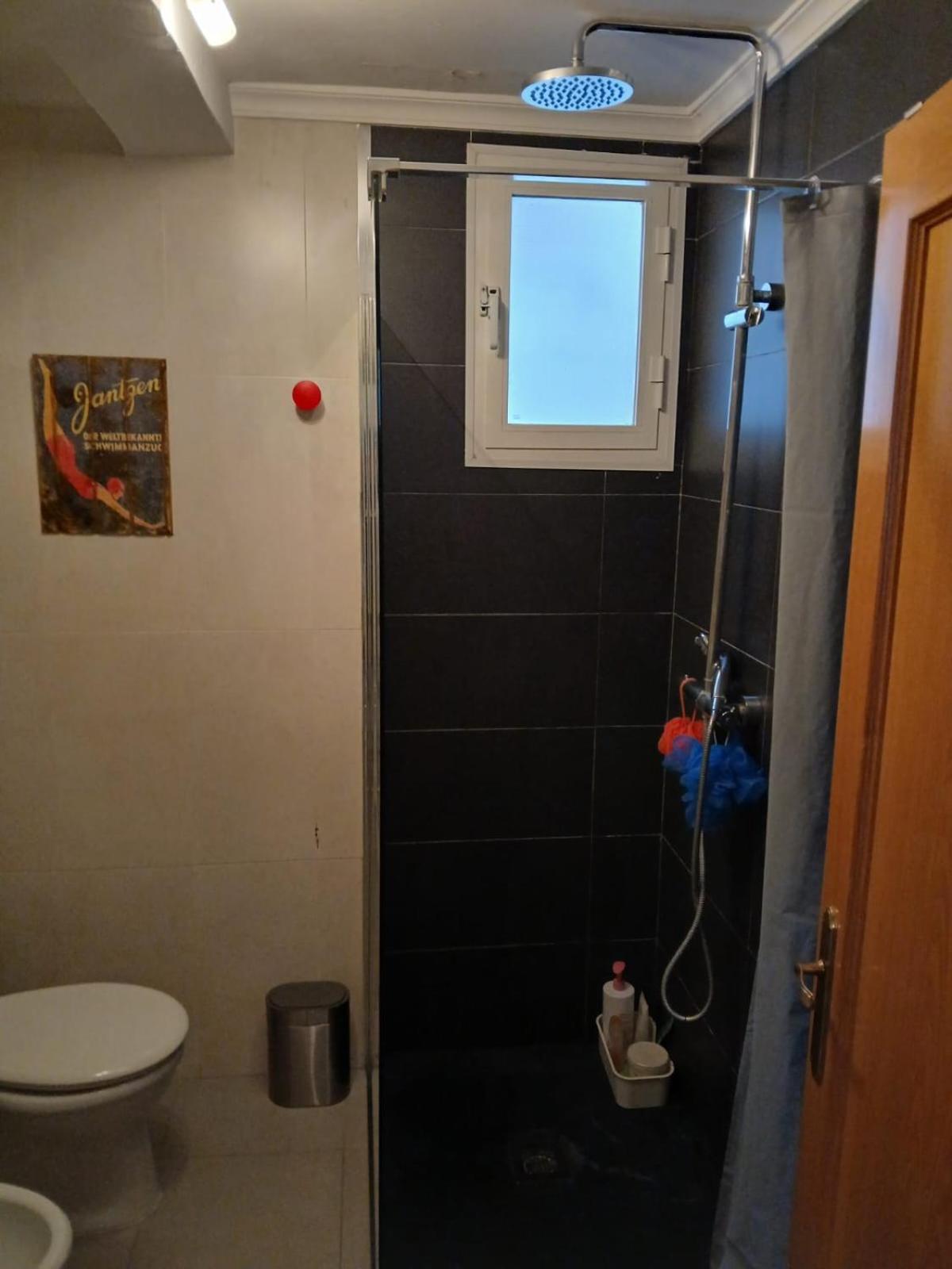 Piso Para 4 Con 2 Parking En Casco Historico De Zaragoza 2 Noches Minimo Luaran gambar